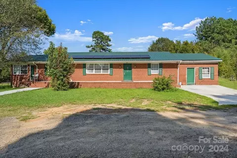 2110 E Greenbriar Rd, Statesville, NC 28625