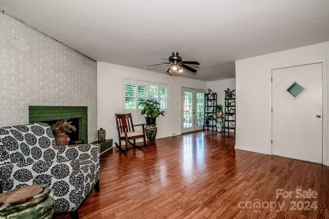 Living - 207 Central Heights Dr, Concord, NC 28025 photo 2 of 3