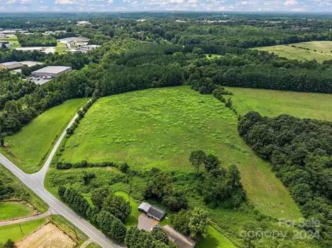 1612 Portion Rd, Conover, NC 28613 photo 8