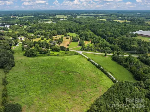 1612 Portion Rd, Conover, NC 28613 photo 4