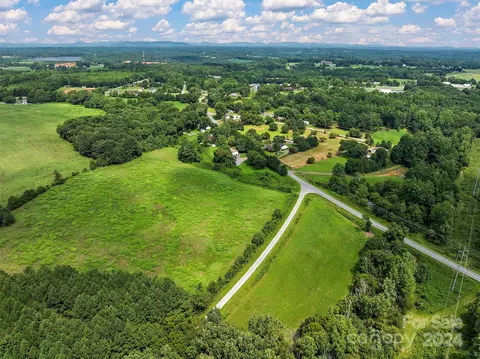 1612 Portion Rd, Conover, NC 28613 photo 5