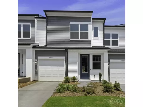 3225 Hutton Gardens Ln, Charlotte, NC 28269