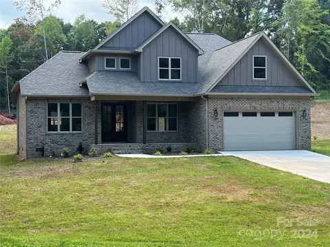5125 Mark Ne Dr NE, Hickory, NC 28601