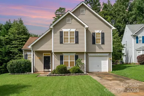 6522 Pepperbush Ct, Charlotte, NC 28262