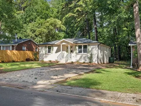 2426 Finchley Dr, Charlotte, NC 28215