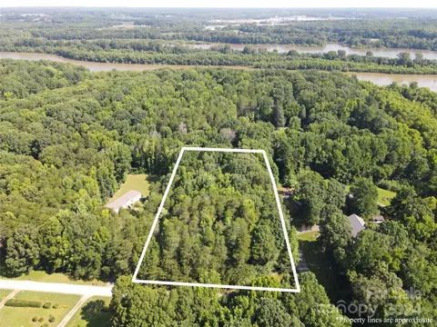 285 Buccaneer Cir, Salisbury, NC 28146