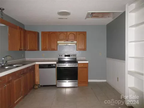 Kitchen - 50 Hawkins Ln, Mill Spring, NC 28756 photo 3 of 4