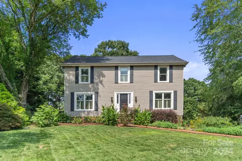 1376 5th Street Nw Cir NW, Hickory, NC 28601
