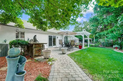 212 Chestnut Ave, Tega Cay, SC 29708 photo 28