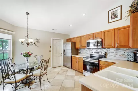 212 Chestnut Ave, Tega Cay, SC 29708 photo 7