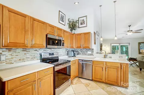 212 Chestnut Ave, Tega Cay, SC 29708 photo 8