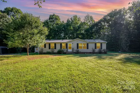 3528 Chapelwood Dr, Gastonia, NC 28052