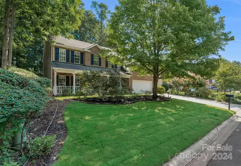 8832 Bryson Bend Dr, Charlotte, NC 28277