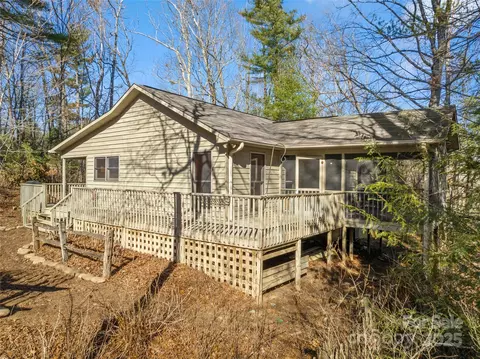 44 Big Raven Ln, Saluda, NC 28773