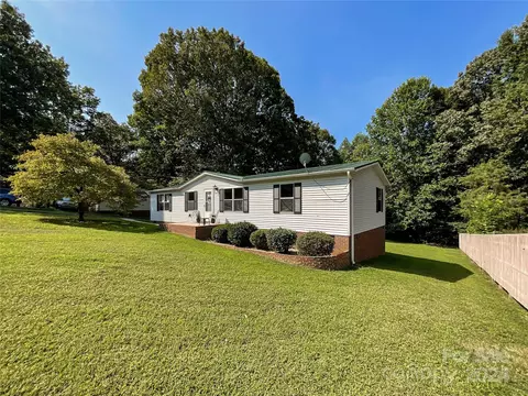 2458 Ridgecrest Dr, Stanley, NC 28164 photo 2