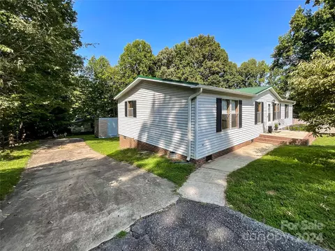 2458 Ridgecrest Dr, Stanley, NC 28164 photo 3