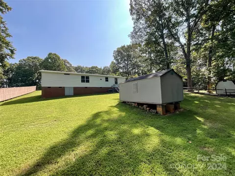 2458 Ridgecrest Dr, Stanley, NC 28164 photo 8