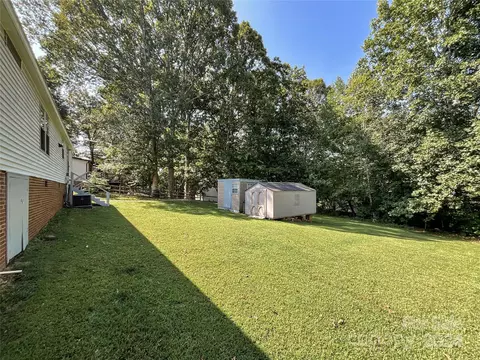 2458 Ridgecrest Dr, Stanley, NC 28164 photo 9