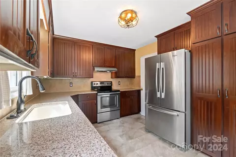 Kitchen - 817 Mitchell Ave, Salisbury, NC 28144 photo 3 of 4