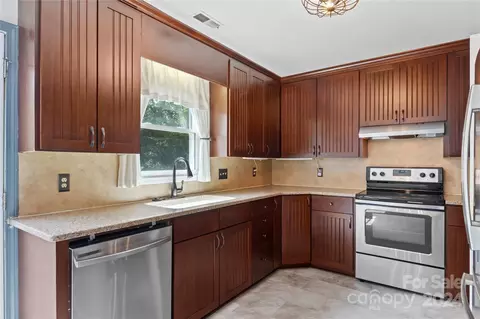 Kitchen - 817 Mitchell Ave, Salisbury, NC 28144 photo 2 of 4