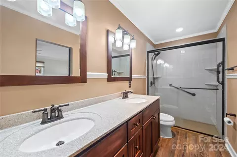 Bath - 817 Mitchell Ave, Salisbury, NC 28144 photo 1 of 3