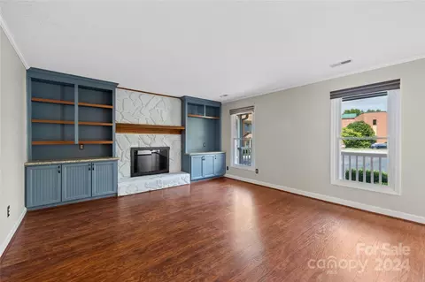 Living - 817 Mitchell Ave, Salisbury, NC 28144 photo 3 of 5