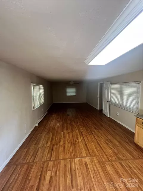 440 Dogwood Rd, Candler, NC 28715