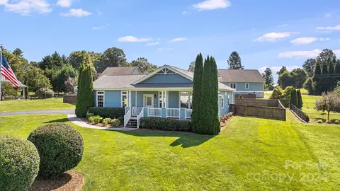 438 Oak Grove Rd, Flat Rock, NC 28731