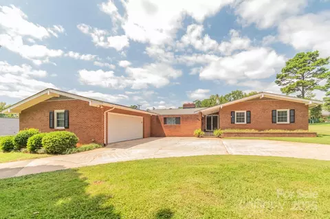 1405 Northcrest Dr, Albemarle, NC 28001