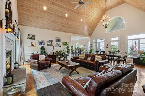 537 Oak Ridge Dr, Boone, NC 28607 photo 10