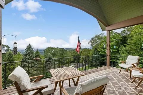537 Oak Ridge Dr, Boone, NC 28607 photo 2