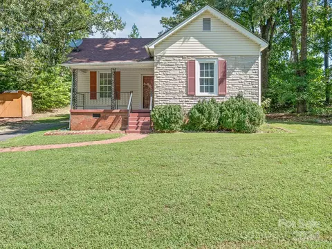 712 Baker St, Kannapolis, NC 28081