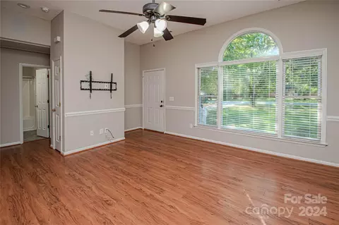 Living - 2010 Wilson Ave, Monroe, NC 28110 photo 2 of 5