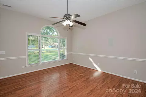 Living - 2010 Wilson Ave, Monroe, NC 28110 photo 3 of 5