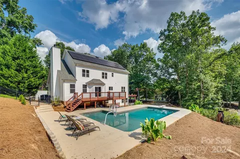 164 Quiet Cove Rd, Mooresville, NC 28117