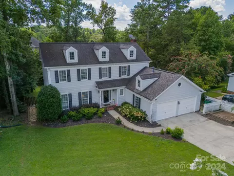 2819 Briar Ridge Dr, Charlotte, NC 28270