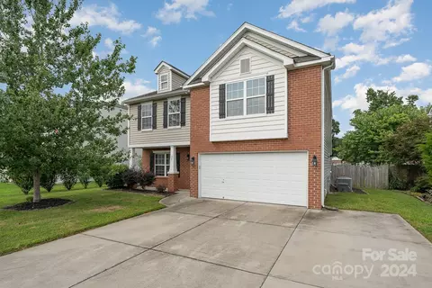 221 Lind Point Ln, Monroe, NC 28110