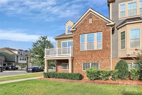 6268 Cloverdale Dr, Fort Mill, SC 29708
