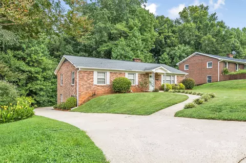 1317 Pinebluff Rd, Winston Salem, NC 27103