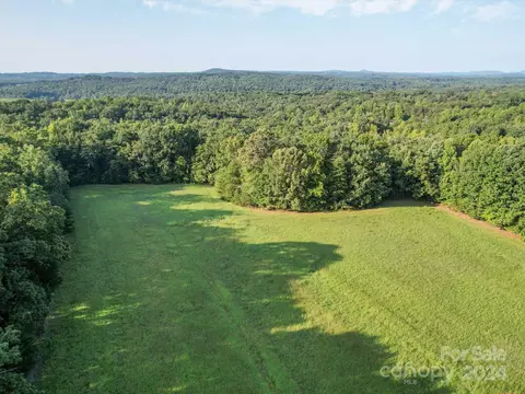 900 Skyview Dr, Hickory, NC 28602