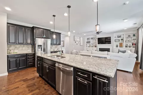 8915 Bur Ln, Huntersville, NC 28078