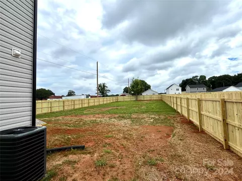 Exterior - 697 3rd Se St SE, Conover, NC 28613 photo 2 of 3