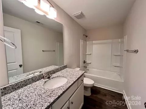 Bath - 798 2nd Se St SE, Conover, NC 28613 photo 3 of 3