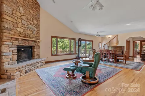 101 Booter Rd, Fairview, NC 28730 photo 6