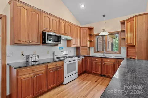 101 Booter Rd, Fairview, NC 28730 photo 12