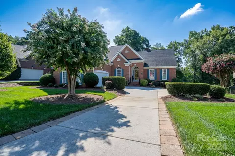 16016 Covington Point Ln, Huntersville, NC 28078