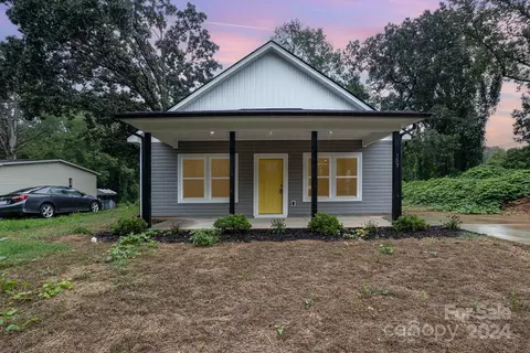 757 Glover St, Statesville, NC 28625