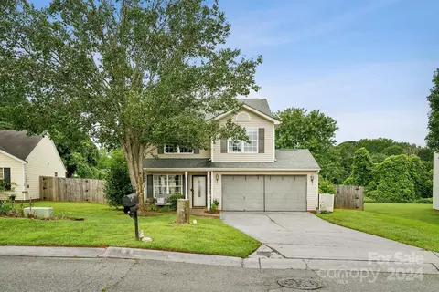 627 Overlook Rd, Lowell, NC 28098