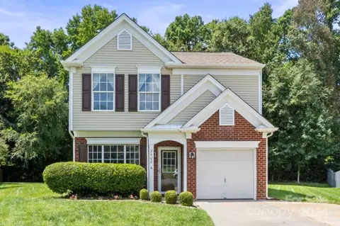 2402 Sawyer Dr, Charlotte, NC 28213