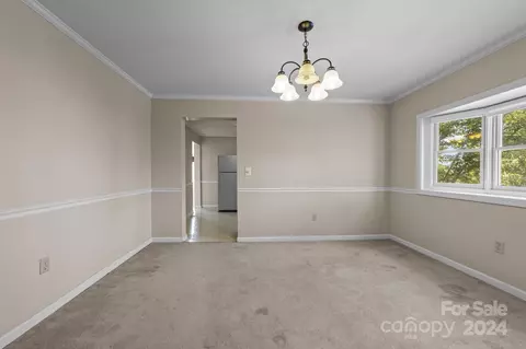 110 S Stephens St, Pilot Mountain, NC 27041 photo 13